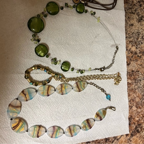 Assorted Beaded Jewelry Collection - Picture 4 of 8